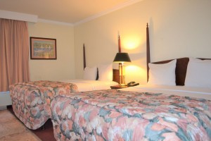 Merced Inn and Suites - Comfortable 2 Queen Beds