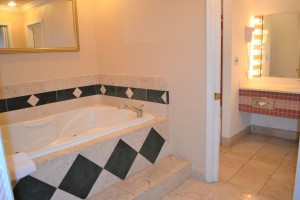 Merced Inn and Suites - Jetted Tub