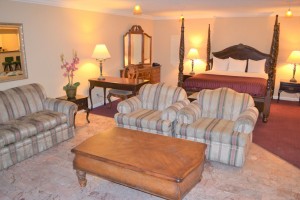 Merced Inn and Suites - Spacious Suite