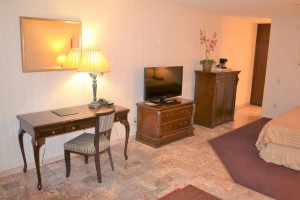 Merced Inn and Suites - Well-Appointed Guest Rooms