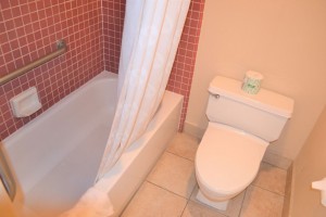 Merced Inn and Suites - Private Bathrooms