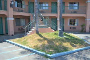 Merced Inn and Suites - Exterior Stairs