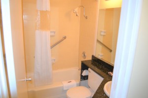 Merced Inn and Suites - Accessible Private Bathroom